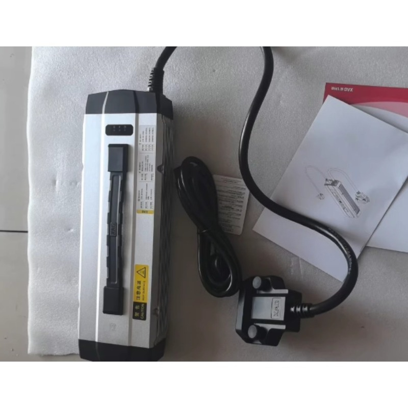 Caricabatterie CM13600 per Dro - Drone Battery Charger recensione e prezzo